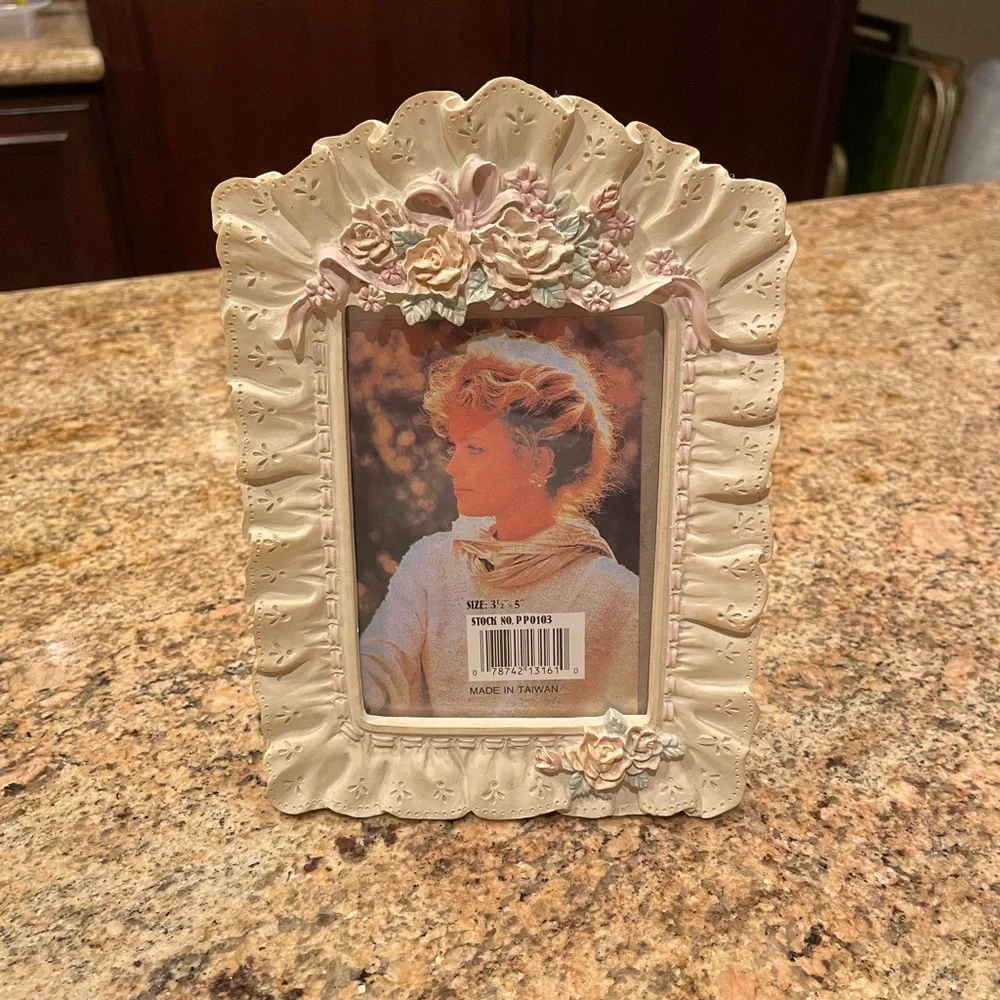 N/A vintage cream